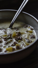Herzhafte Hackfleisch-Lauch-Suppe – Weihnachtszeit trifft Wohlfühlküche