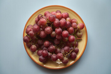 różowe winogrona 