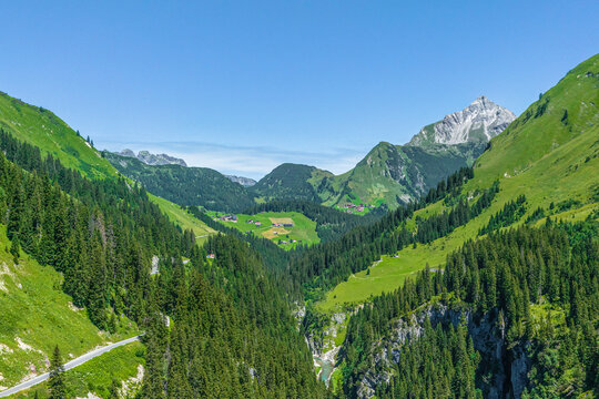 Die wildromantische Lechschlucht zwischen Lech und Warth aus der Voelperspektive