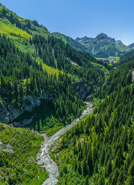Die wildromantische Lechschlucht zwischen Lech und Warth aus der Voelperspektive