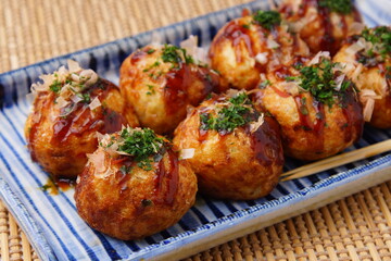 大阪名物　たこ焼き