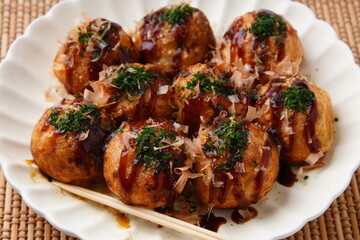 大阪名物　たこ焼き