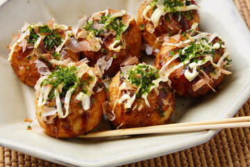 大阪名物　たこ焼き