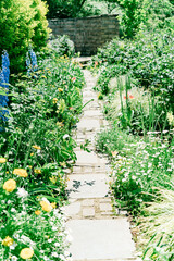 熱海の美しい庭園と海の風景