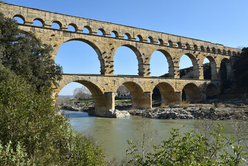 Arches du pont romain du Gard. France	