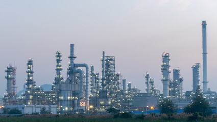 Obraz premium Oil​ refinery​ and​ plant and tower column of Petrochemistry industry in oil​ and​ gas​ ​industrial