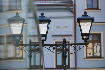 Bielsko Biała, lampy na Placu ZWM, luty 2025. © Elżbieta Kaps