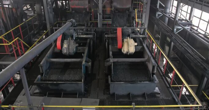 Coal Preparation Plant Screening. Coal Washing Equipment, Mineral Processing, Coal Enrichment Technology Industrial Mining Machinery, Raw Ore Separation Heavy Industry Production. On Belt conveyor