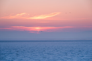 Wschód słońca nad Jeziorem Goczałkowickim.