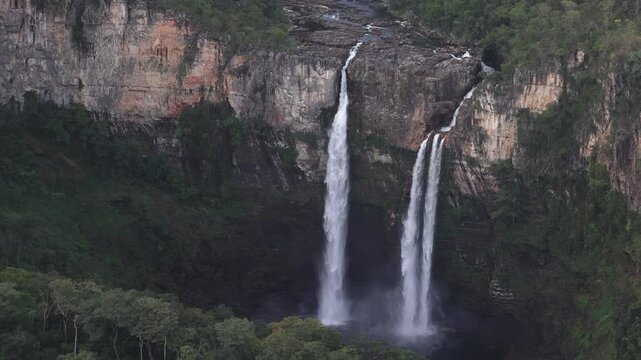 cachoeira na Vila de S&atilde;o Jorge, cidade de Alto Paraiso de Goi&aacute;s, Estado de Goi&aacute;s, regi&atilde;o da chapada dos Veadeiros