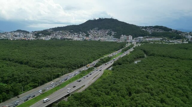 Avenida da Saudade Cemit&eacute;rio do Itacorubi SOS C&aacute;rdio Rodovia SC 401 Florian&oacute;polis Santa Catarina Tr&acirc;nsito Infraestrutura Paisagem Urbana Viaduto Mobilidade Urbana Transporte Arquitetura Hospital Via E