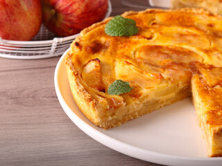 Apple and sour cream pie