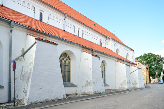 Johanniskirche zu Wenden, Cesu Sv. Jana evangeliski luteriska baznica, Kirche in der lettischen Stadt Cesis, Lettland, Baltikum als Sehensw&uuml;rdigkeit im Nationalpark Gauja