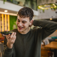 man record voice message or use speech recognition on cellphone