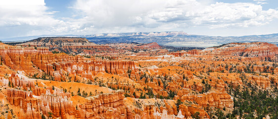 Stunning landscape of hoodoos and vibrant rock formations in Bryce Canyon