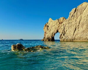 Fototapeta premium Arch on Lalaria Beach