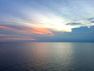 Beautiful view Sunset in Ocean Horizon with Vibrant Colorful Sky 