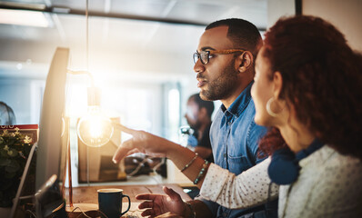 Training, designer or leader on computer for web design, creative website and coaching in startup....