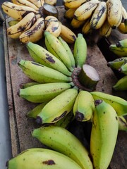 The potassium contained in bananas can help regulate fluid and electrolyte balance so that blood pressure remains stable.
