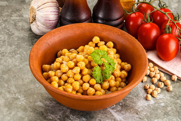 Canned chickpea in the bowl