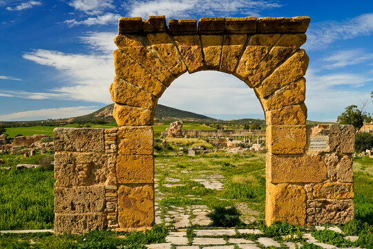 l'area,archeologica di Thuburbo Majus con i resti dell'antica citt&agrave; Romana,Pont du Fahs,Tunisia