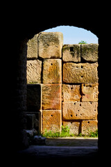 L'area archeologica di Uthina con l'imponente anfiteatro e i resti dell'antica città Romana,...