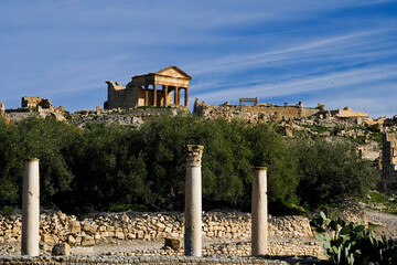 L'area archeologica di Dougga,Thugga,con gli spettacolari resti dell'antica città Romana...