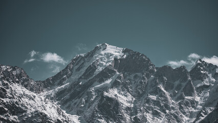 Snow covered mountain © Picsverge