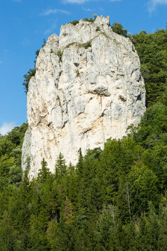 Zuckerhut-Fels bei Langenbrunn im Oberen Donautal, Schw&auml;bische Alb