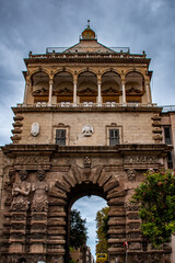 Obraz premium Porta Nuopva - the entrance to the old town of Palermo