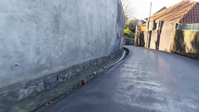 Abfahrt mit dem Korbschlitten in Funchal auf Madeira 