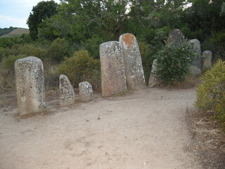 MÉGALITHES MENHIRS SITE ARCHÉOLOGIQUE DE CAURIA