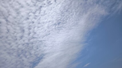 Obraz premium Summer blue sky cloud gradient light white background. Gloomy vivid cyan landscape in environment day horizon skyline view spring wind