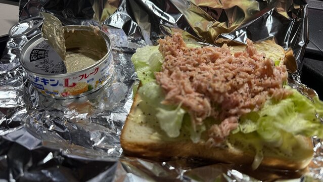 はごろもフーズ シーチキンL エルフレークとレタストースト｜簡単朝食・ツナトースト