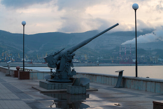 NOVOROSSIYSK, RUSSIA - MAY 14, 2024: The B-24 naval gun of the T-403 Gruz minesweeper on the embankment of Novorossiysk on a cloudy May morning
