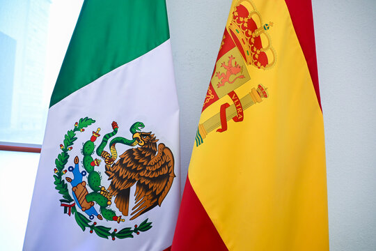 Banderas Mexico y Espa&ntilde;a