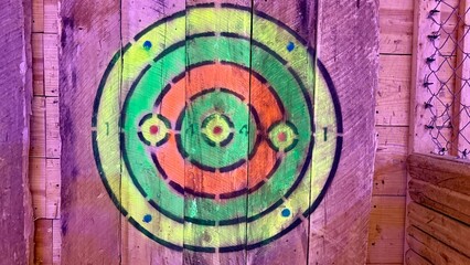 target on wooden background, Axe Factory, Fort Worth, Texas, USA 