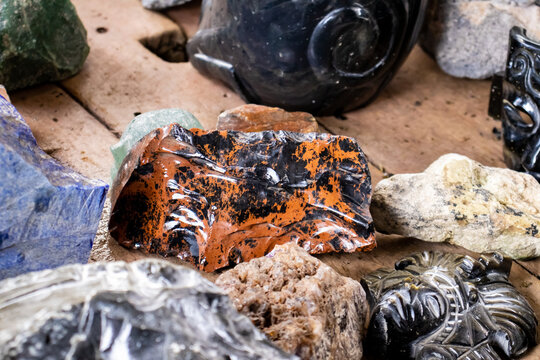 Elaboration of obsidian crafts at the Teotihuacan archaeological site.