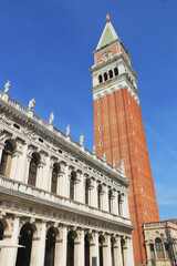 Le campanile Saint Marc, sur la place du même nom, face au palais ducal, à Venise.