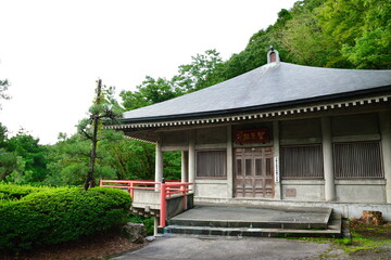 Fototapeta premium 越後胎内観音 仁王殿（新潟県）