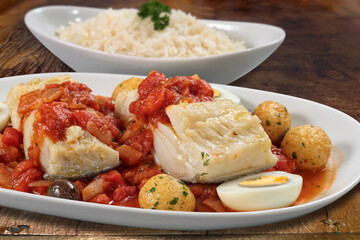 Baked cod in tomato sauce with white rice
