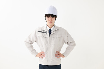 作業服を着た男性　ヘルメット　作業員