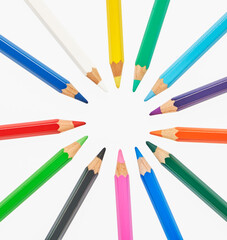 カラフルな色鉛筆