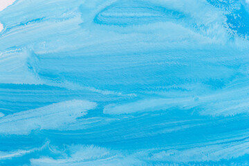 青色の絵具で塗られた背景