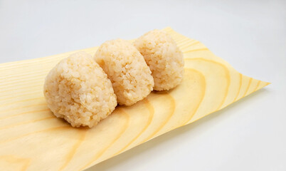 日本の手作りおむすび・おにぎり／Japanese handmade rice balls／일본의 수제 기저귀 · 주먹밥