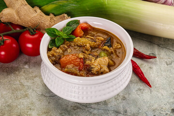Thai curry with chicken and basil