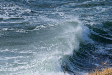 北海道　冬の霧多布岬の荒波