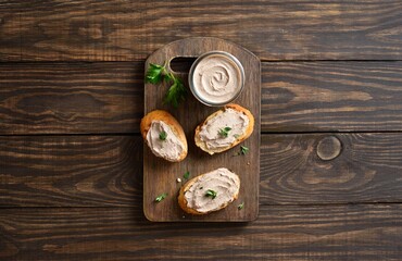 Toasted bread with chicken liver pate