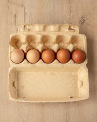 Eggs in the box; colour gradient