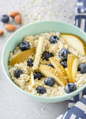 Blueberry Hemp Pear Porridge 